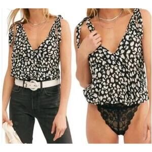 NWT Intimately Free People Womens Size XS Bare It All Bodysuit‎ Black White Lace